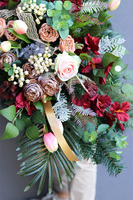 Beatrycze, bordowa wiązanka nagrobna