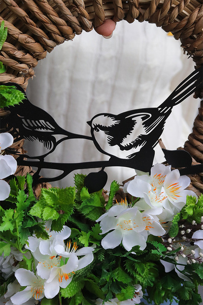 Nadlatują Ptaki, wiosenny wianek dekoracyjny