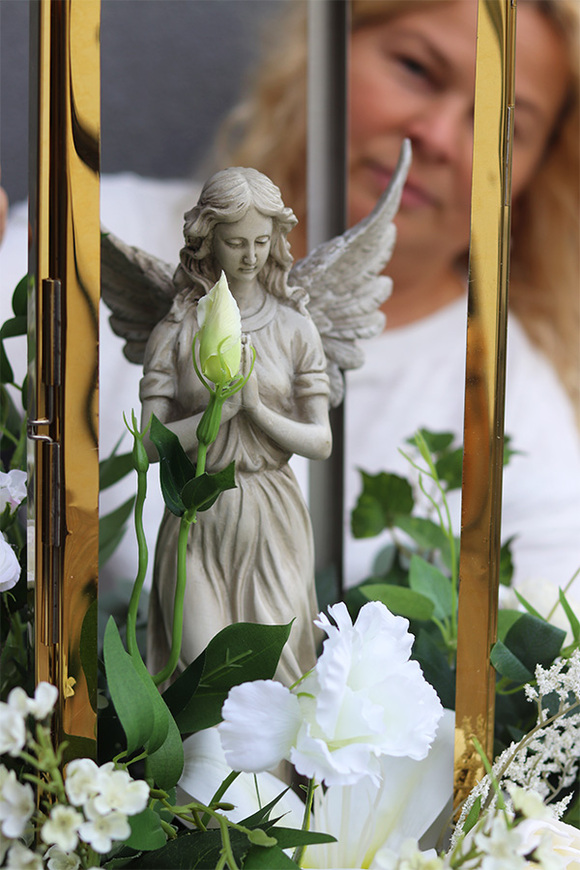 Angelo Garden Premium 2, lampion nagrobny z kwiatami