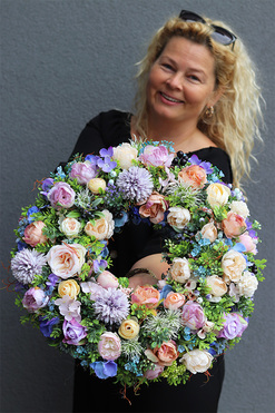 Spring Power, wianek kwiatowy na drzwi, śr.44cm  