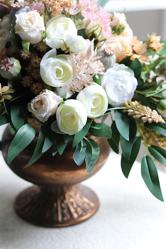 Piortcovia, kompozycja kwiatowa w pucharze