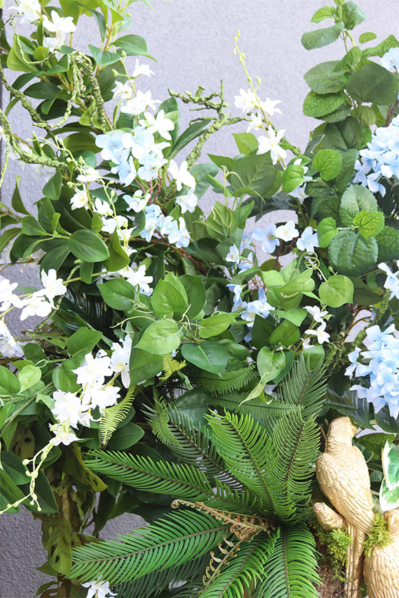 Belledia Mediolan, sztuczna roślina w donicy