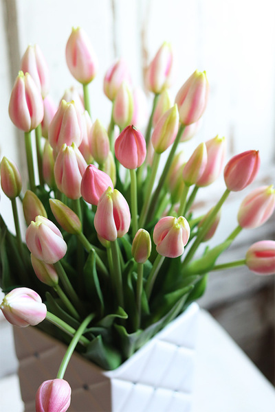kompozycja wielkanocna z gumowymi tulipanami, Glamour Tulips, wys.53cm