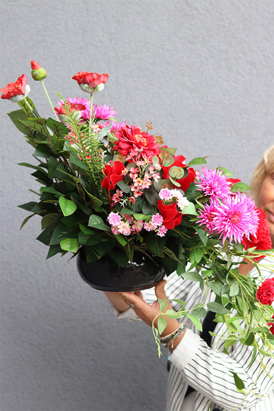 Dekorea, kompozycja nagrobna w misie