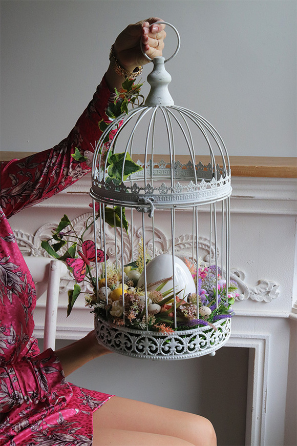 Wielkanocny Orient, dekoracja w klatce z ceramicznym jajem