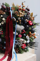 Winteriada, zimowy wianek na drzwi z owocami