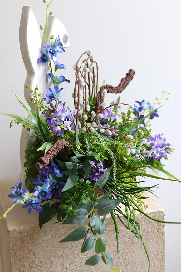 U Królika, wiosenna kompozycja nagrobna, wym.39x60x30cm