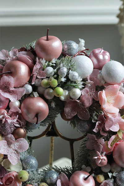 Pastelowy Czar Zimy, świąteczny wianek dekoracyjny	