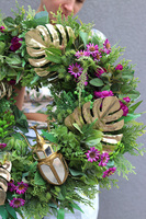 bogaty zielony wianek z figurką, Żuczek, śr.52cm