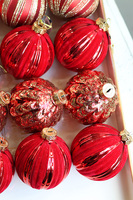 Red Christmas, szklane bombki w pudełku