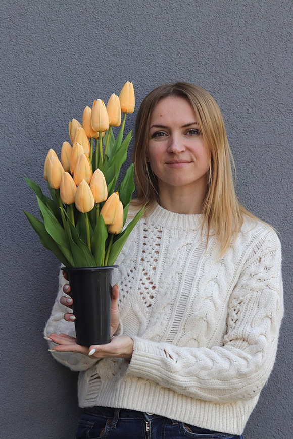 Tulippo New Design Morelle, bukiet nagrobny we wkładzie