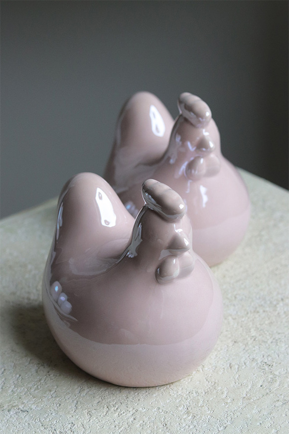 Kura, porcelanowa figurka wielkanocna, różowa