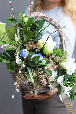 Klerona, kompozycja nagrobna w koszu, wym.44x56x24cm