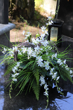 Serce Pattaya, kompozycja nagrobna z tajską orchideą, wym.32x34cm 