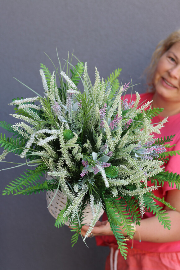 Heather&Lavender, kompozycja z wrzosem i lawendą w koszu