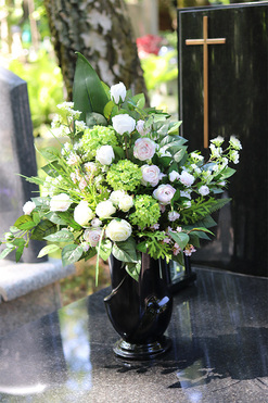 Zielona Nadzieja, bukiet nagrobny we wkładzie do wazonu, śr.60cm