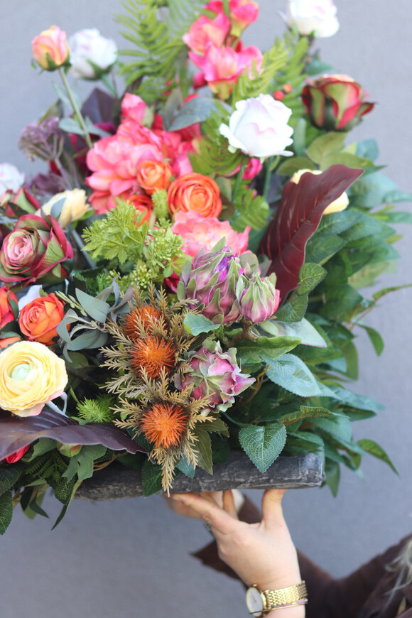 Irralia Volcan, komplet dekoracji nagrobnych