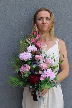 Helises, nagrobny bukiet we wkładzie do flakonu, dł.64cm 