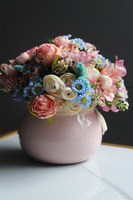 Majeczka Pink, kompozycja kwiatowa w naczyniu