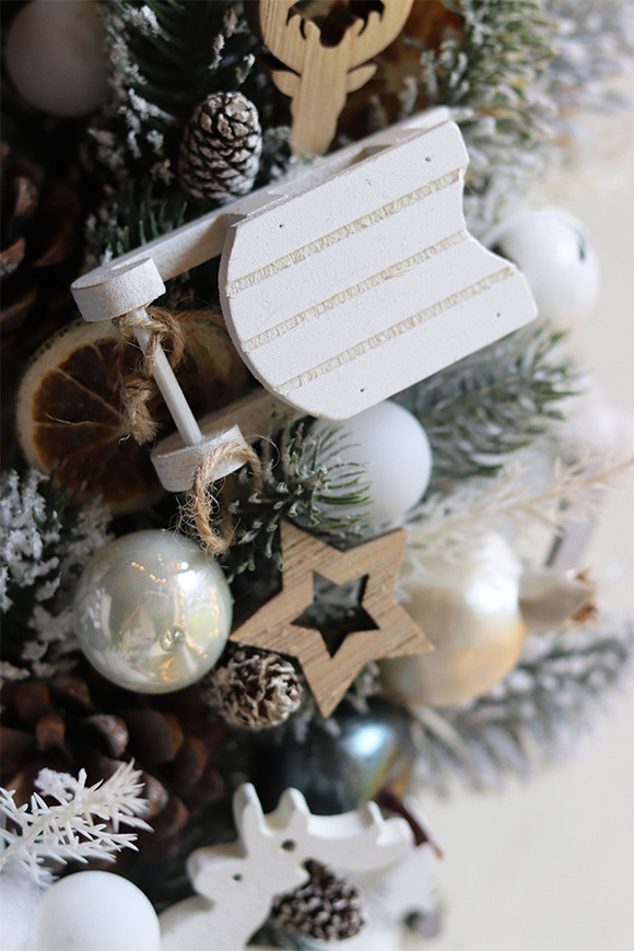 Skrzat w Czapce, bożonarodzeniowy wianek na drzwi