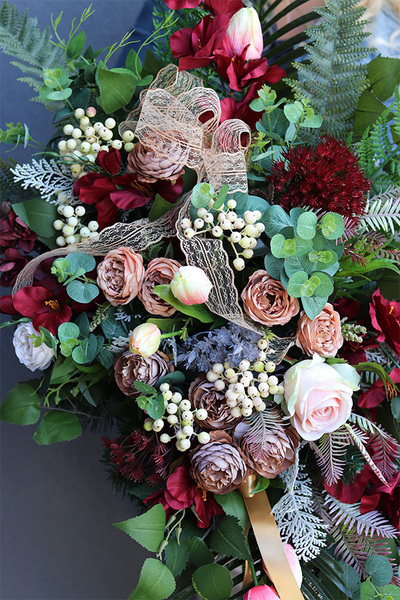 Beatrycze, bordowa wiązanka nagrobna