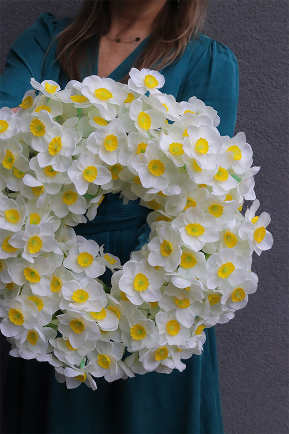 Narcyz, wiosenny wianek na drzwi	