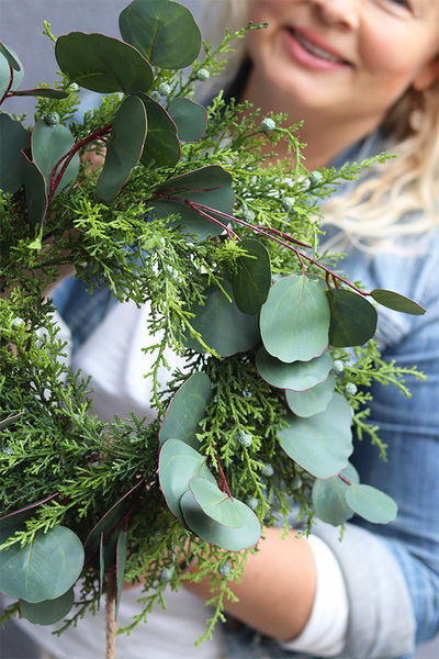 Green Decora, świąteczny wianek z dzwonkiem