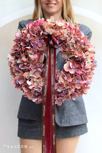 Hortensje Plum, wianek na drzwi z hortensji