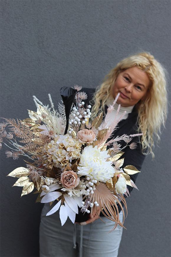 Mortario Kalia, nowoczesny bukiet nagrobny we wkładzie