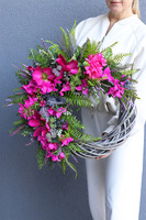 Magenta Love, asymetryczny wianek na drzwi