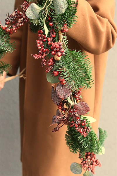 Red Rubin, zimowa girlanda z czerwonymi owocami