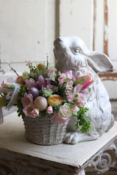Easter Bunny Flowers, wielkanocna kompozycja z zającem, wym.30x27x28cm