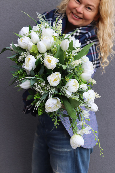 Tulippo, kompozycja wiosenna w złotym naczyniu, wym.34x60cm 