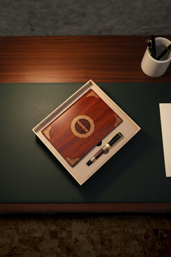 Wood Premium, drewniany notes, zestaw prezentowy, 108 kartek 