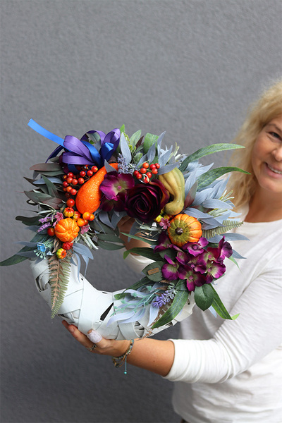 Sad Jesienią, jesienny wianek z dyniami