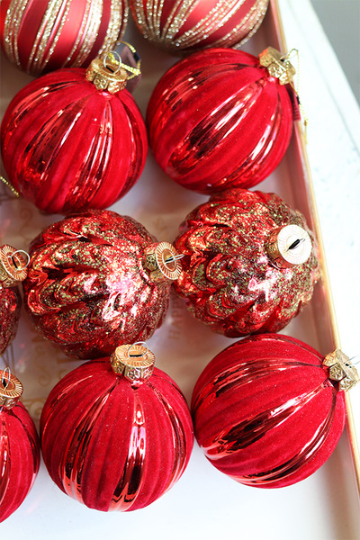 Red Christmas, szklane bombki w pudełku