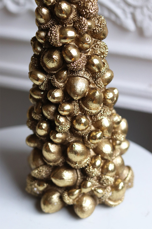 Acorn Yule, świąteczna figurka choinka	