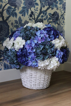 Karenao Blue Provance M, kosz z hortensjami, wym.62x50cm  