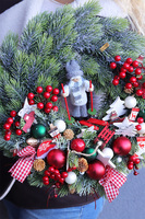 Laleczka Na Nartach, świąteczny wianek na drzwi