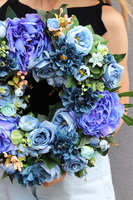 Caryca Blue Sky, bogaty wianek na drzwi