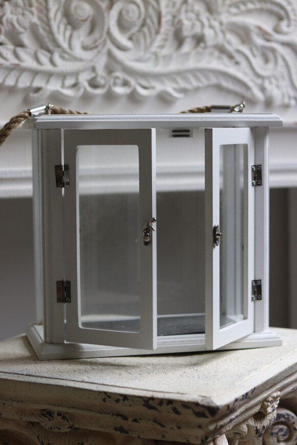 Marine White, drewniany lampion z drzwiczkami