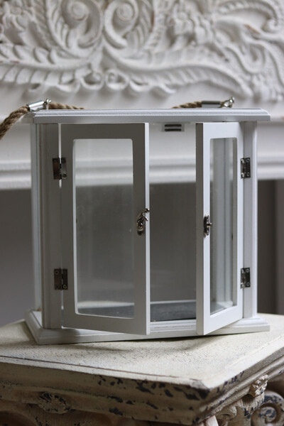 Marine White, drewniany lampion z drzwiczkami