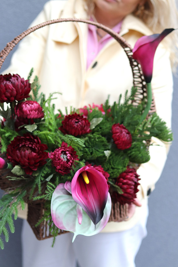 Anturea, kompozycja nagrobna w koszu, wym52x65x50cm