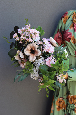 Beigea Leori, wiosenna kompozycja w pucharze, wym54x46cm