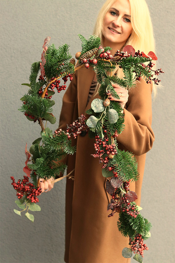 Red Rubin, zimowa girlanda z czerwonymi owocami