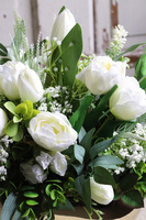 Tulippo, kompozycja wiosenna w złotym naczyniu, wym.34x60cm 