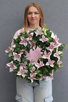 Dereń Kousa, kwiatowy wianek na drzwi