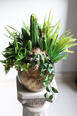 Green Cacti Hillton, sukulenty w złotej donicy, wym.35cm