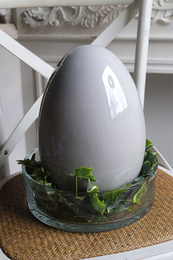 Wielkie Jajo, stroik wielkanocny z bluszczem, wym.30x25cm