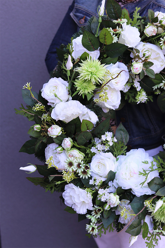 Monolina, wieniec nagrobny